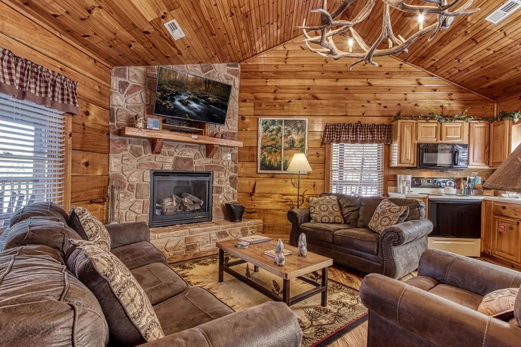 The Nut House, Hot Tub, Game Room, Wifi, 1089 Free Tickets Each Paid Day, Dollywood And More! Пиджен Фордж Екстериор снимка