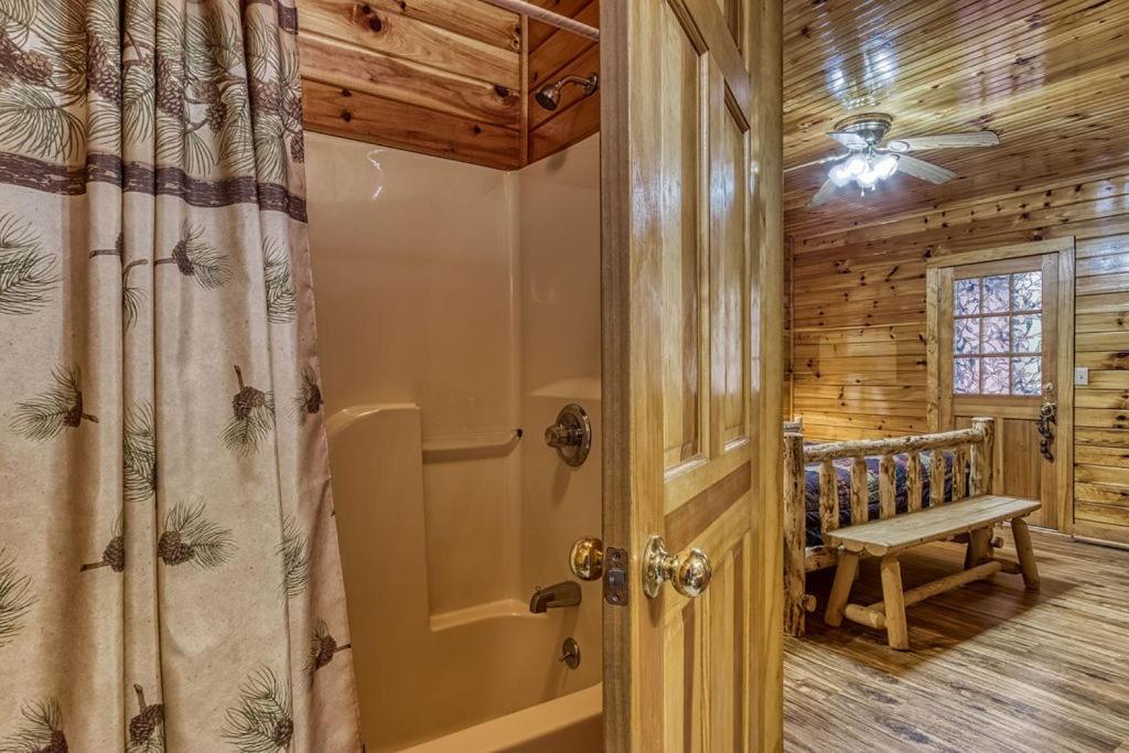 The Nut House, Hot Tub, Game Room, Wifi, 1089 Free Tickets Each Paid Day, Dollywood And More! Пиджен Фордж Екстериор снимка