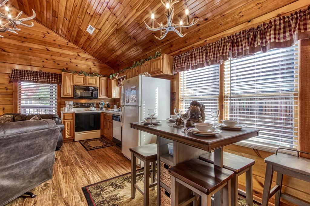 The Nut House, Hot Tub, Game Room, Wifi, 1089 Free Tickets Each Paid Day, Dollywood And More! Пиджен Фордж Екстериор снимка