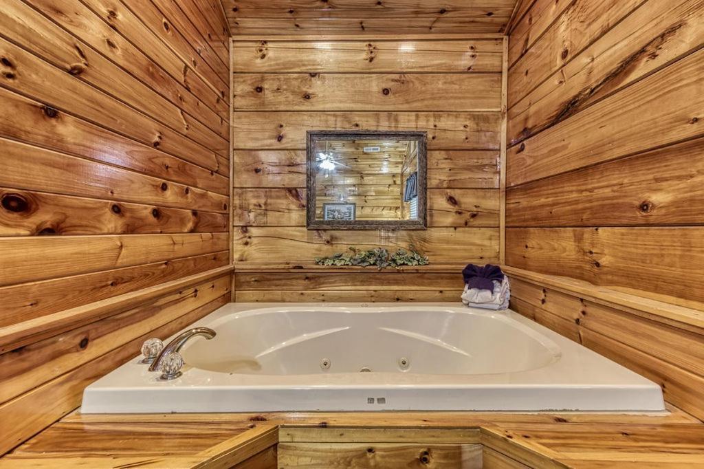 The Nut House, Hot Tub, Game Room, Wifi, 1089 Free Tickets Each Paid Day, Dollywood And More! Пиджен Фордж Екстериор снимка